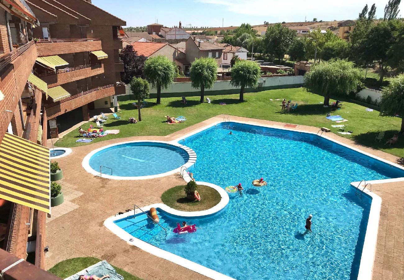 Apartamento en Villamañán - BaruHaus duplex piscina y parking Villamañan 