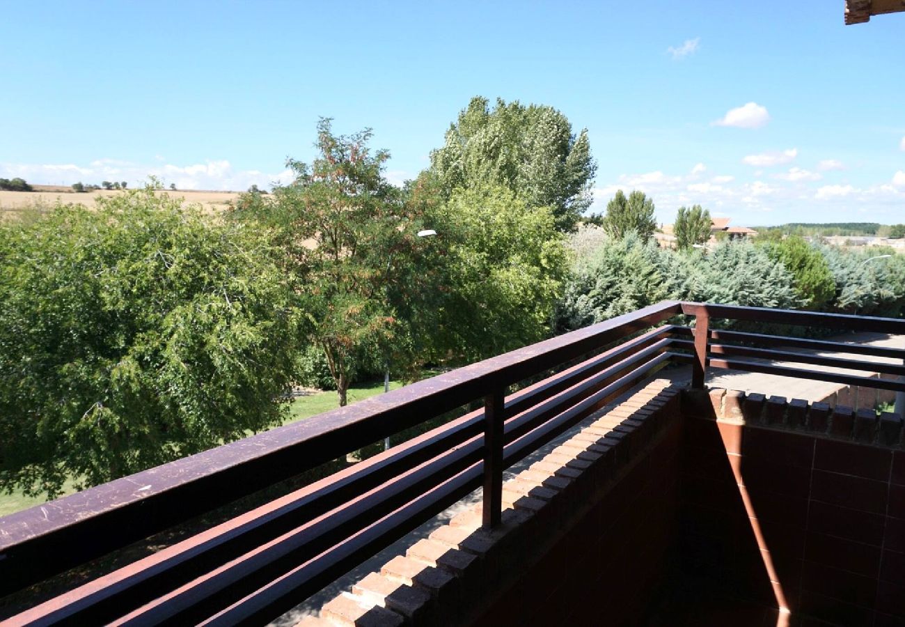 Apartamento en Villamañán - BaruHaus duplex piscina y parking Villamañan 