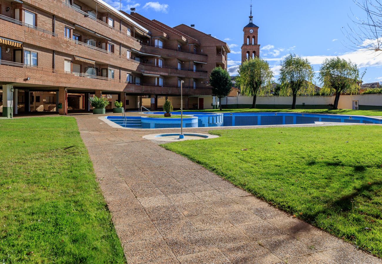 Apartamento en Villamañán - BaruHaus duplex piscina y parking Villamañan 