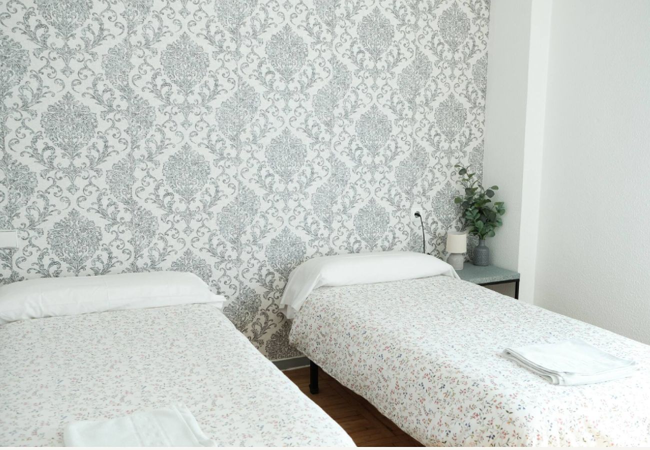 Apartahotel en León - Hostel Rua 35 hab. 2 camas 
