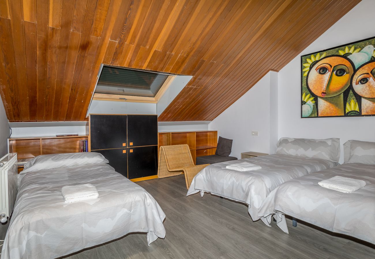 Apartamento en Villamañán - BaruHaus triplex piscina y parking 