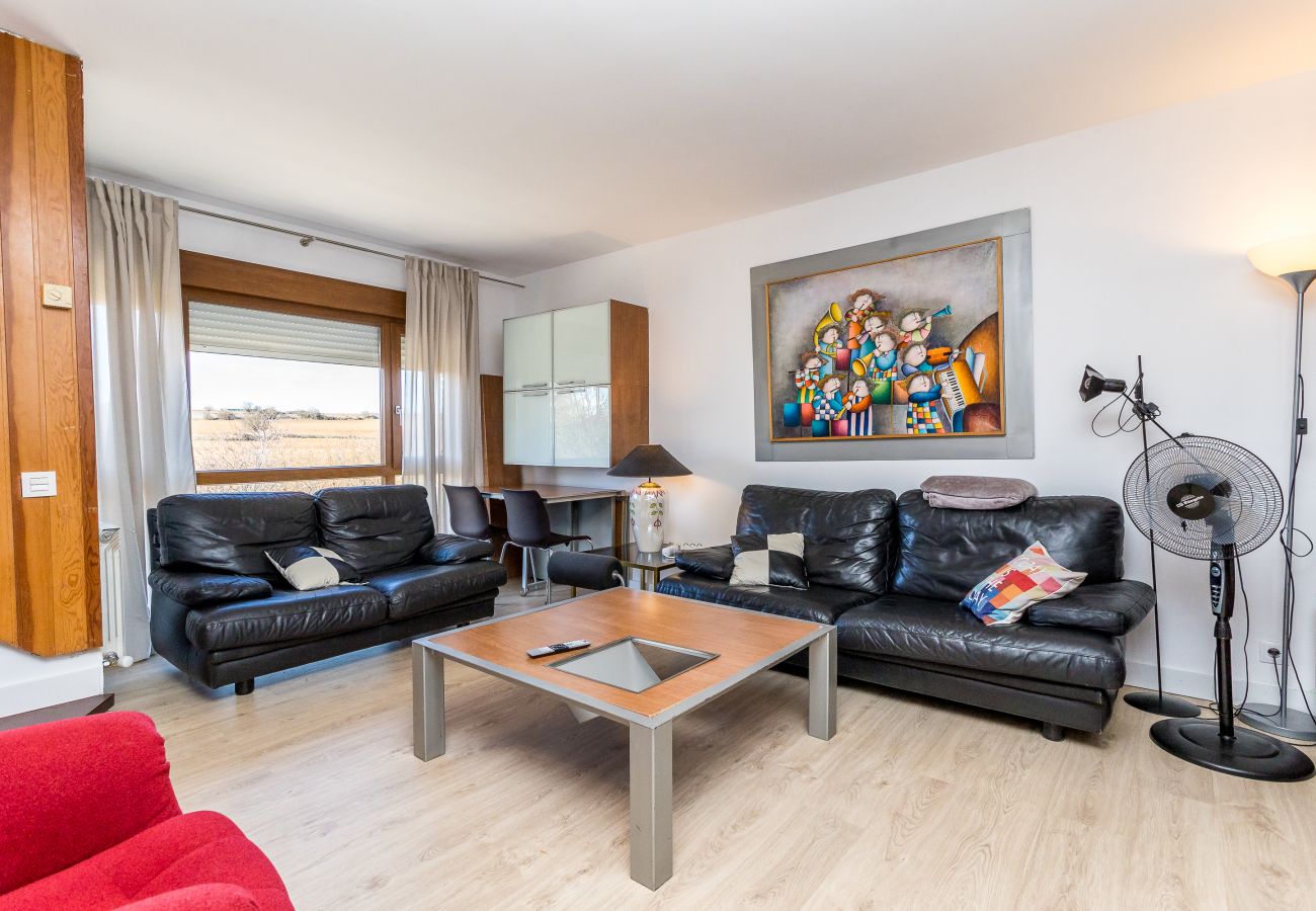 Apartment in Villamañán - BaruHaus triplex pool and parking 