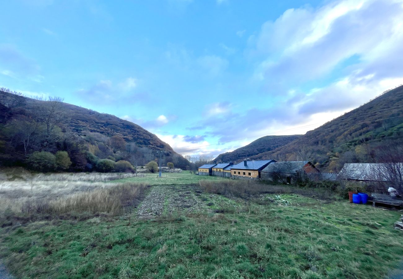 House in Fasgar - La Casona de Omaña